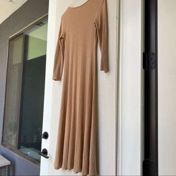 Eloise Long Sleeve Ribbed Midi Dress- Size Medium - Picture 6 of 10